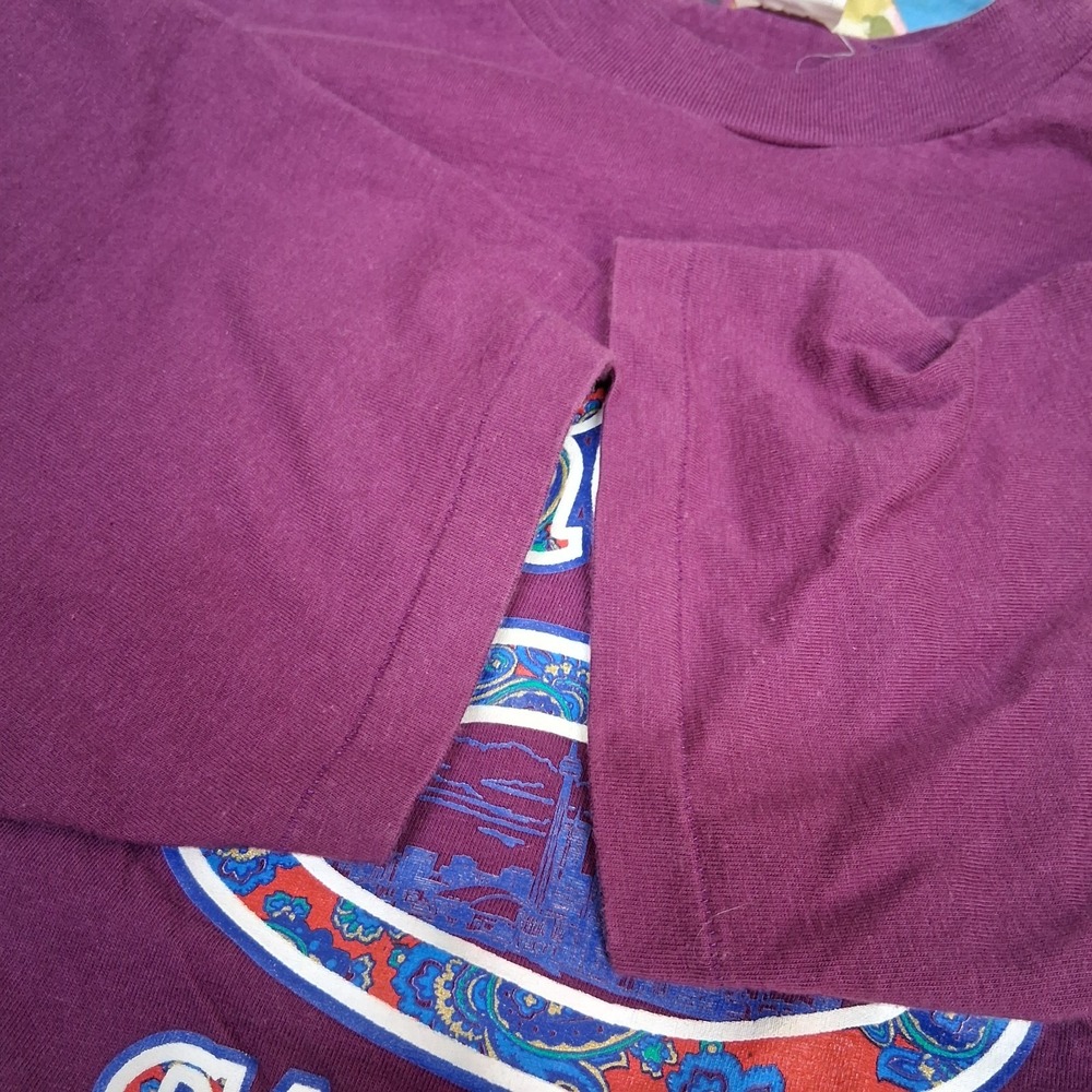 * Vintage 1993 Waves Toronto Canada Tee Shirt Size Medium Purple Single Stitch - Picture 9 of 14